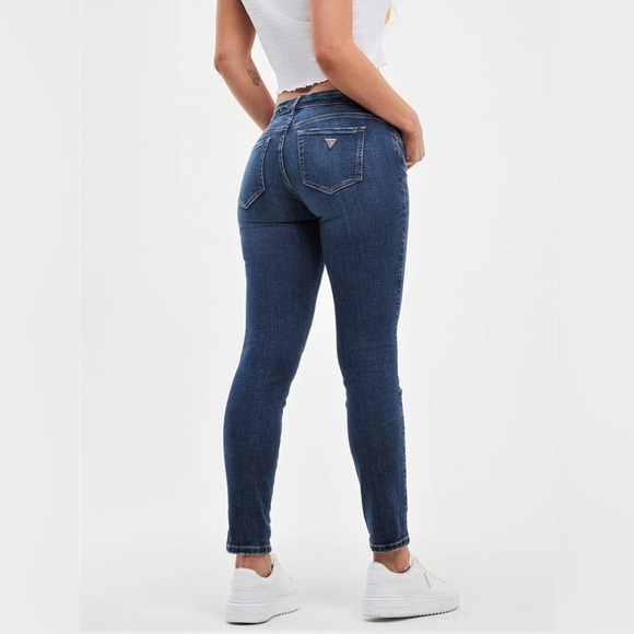 Guess Denim - Guess Power Curvy Mid Rise Skinny Jeans – Size 26 – Classic Blue Denim